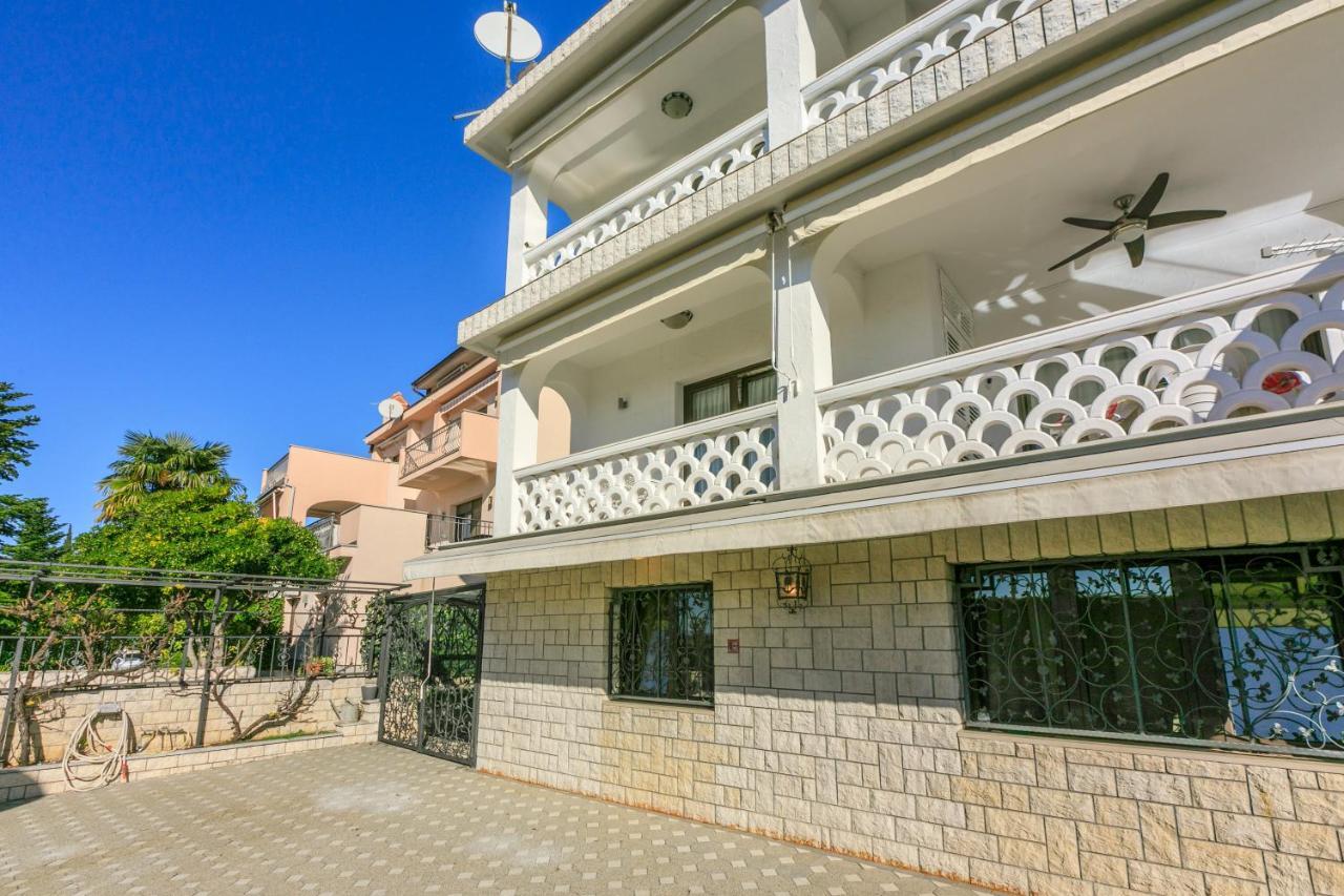 Apartment Eni Selce Esterno foto