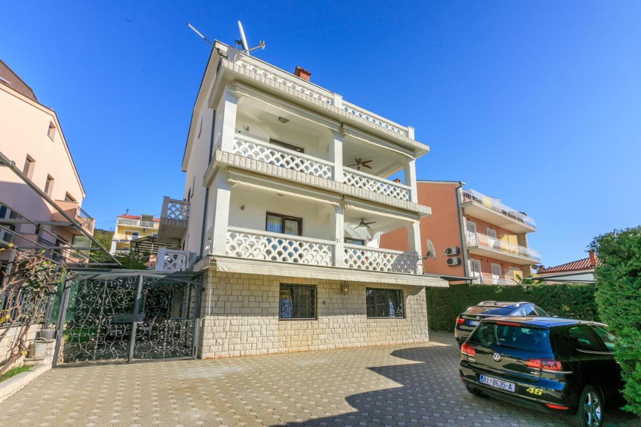 Apartment Eni Selce Esterno foto