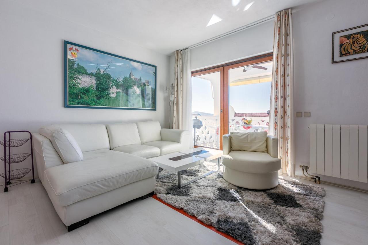 Apartment Eni Selce Esterno foto