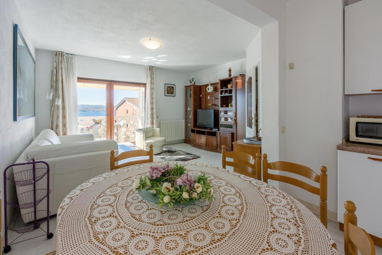 Apartment Eni Selce Esterno foto