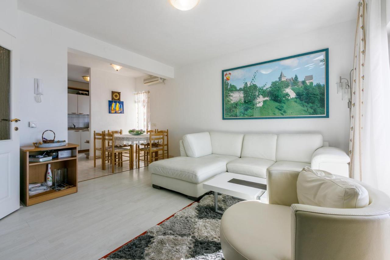Apartment Eni Selce Esterno foto