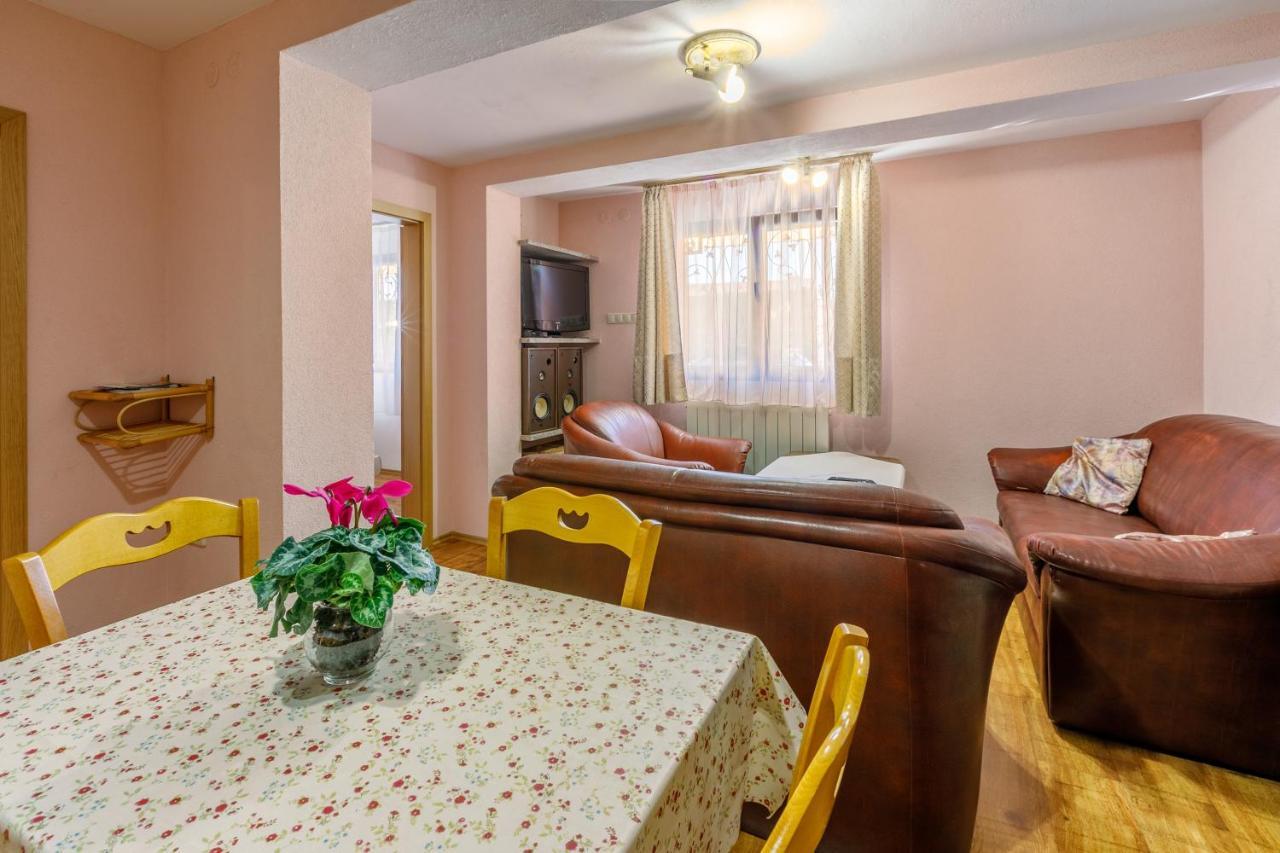 Apartment Eni Selce Esterno foto
