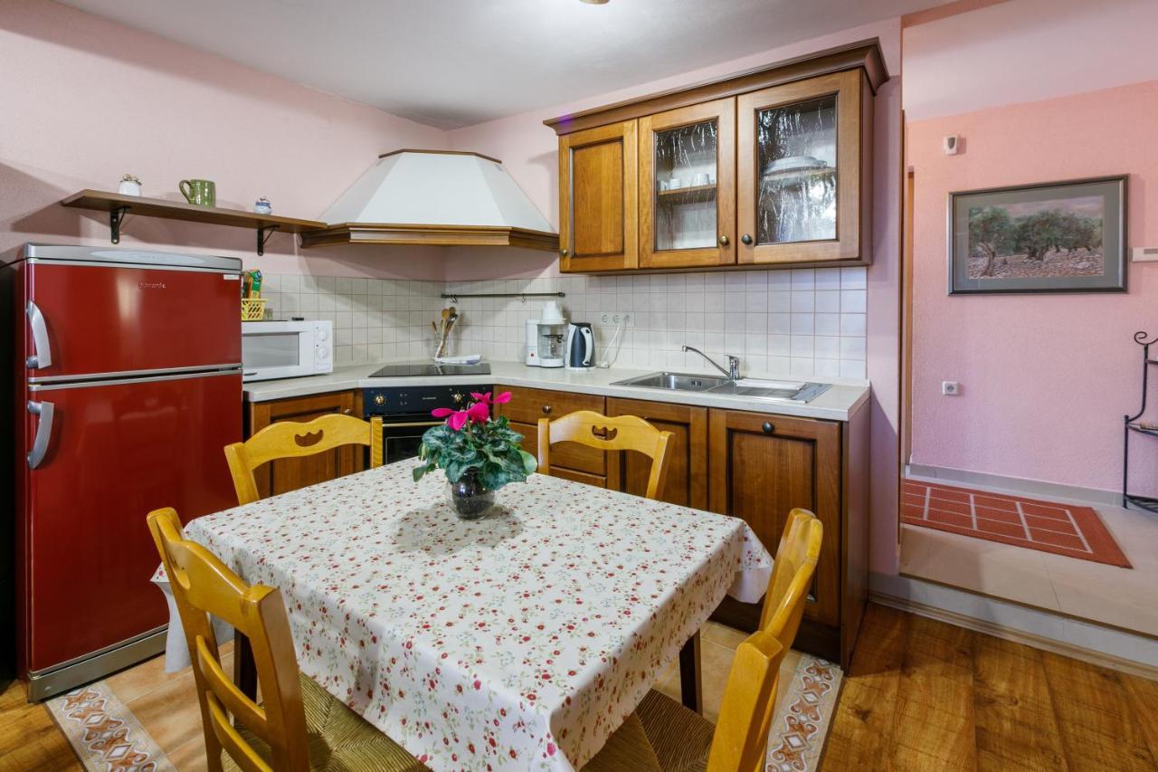 Apartment Eni Selce Esterno foto