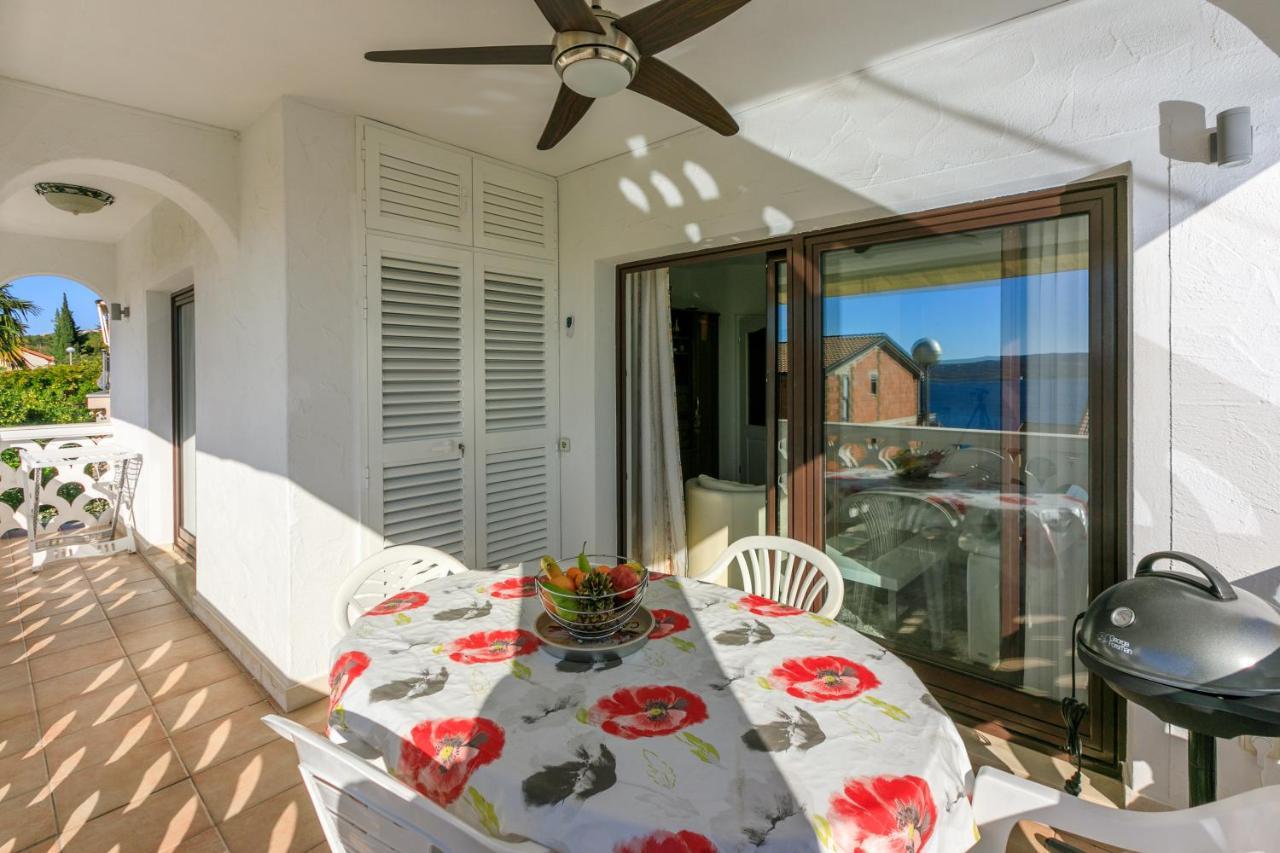 Apartment Eni Selce Esterno foto