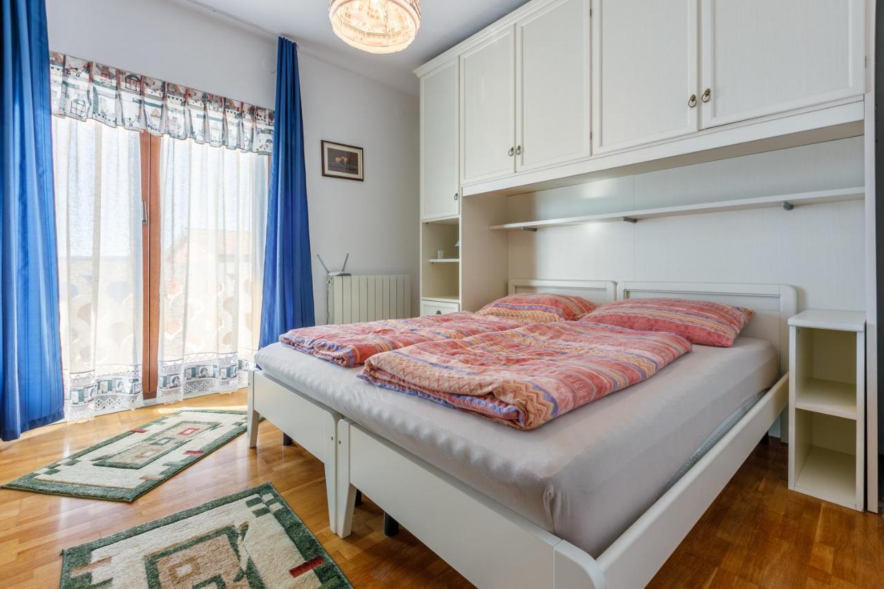 Apartment Eni Selce Esterno foto