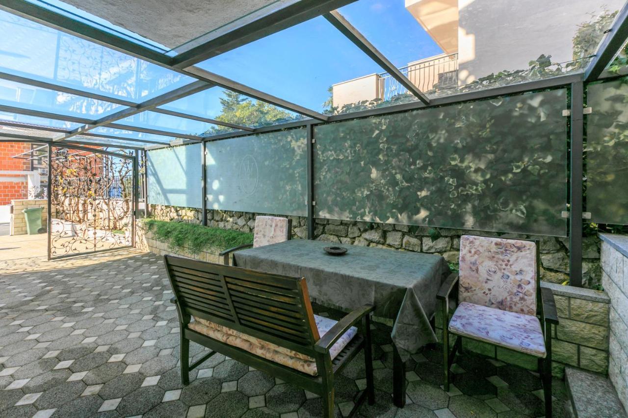 Apartment Eni Selce Esterno foto