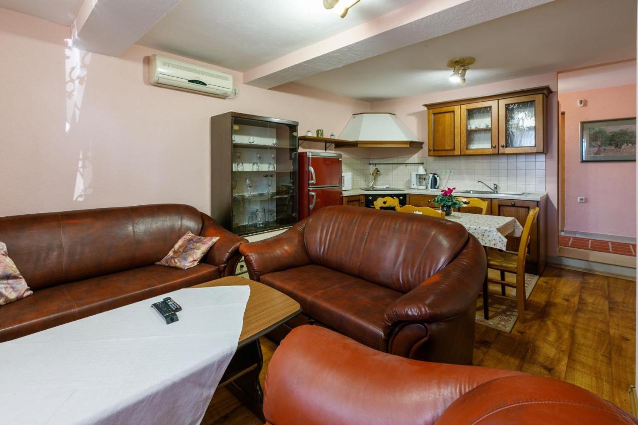Apartment Eni Selce Esterno foto