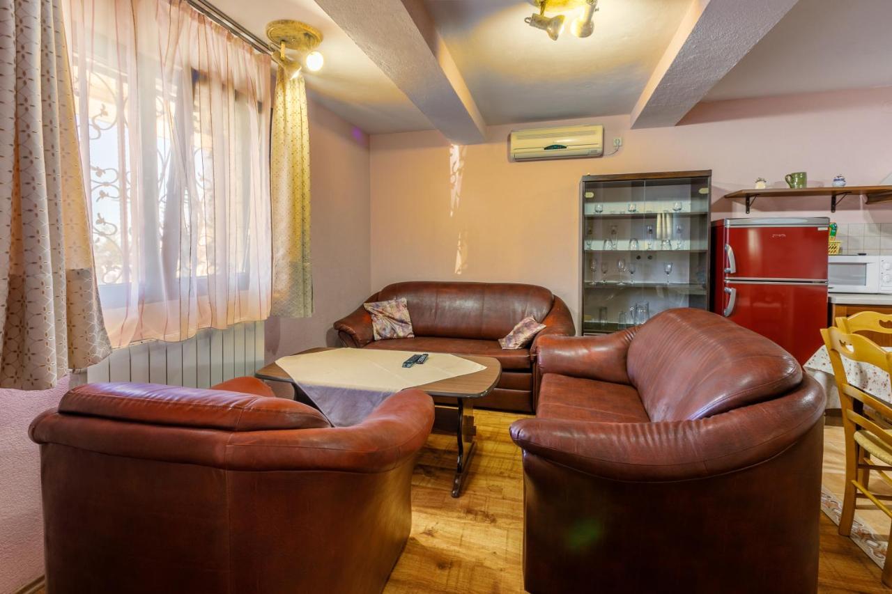 Apartment Eni Selce Esterno foto