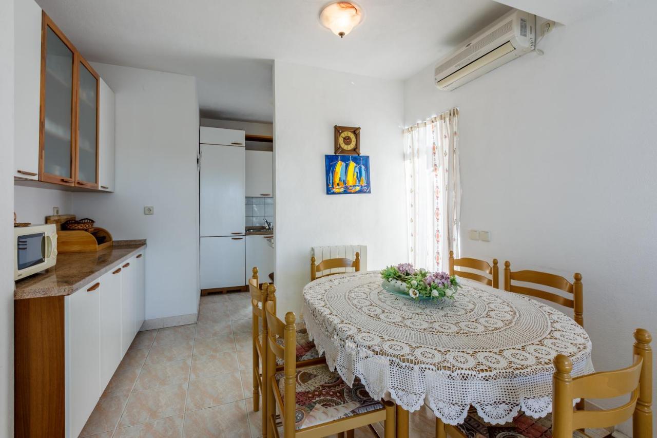Apartment Eni Selce Esterno foto